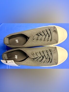 H&M Grey Canvas Sneakers – Size 6 (EU 38) – NEW WITH TAGS